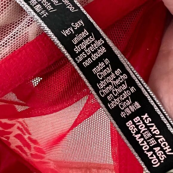 Victoria’s Secret Very Sexy Unlined Strapless Bralette Red Lips Bustier Bra XS - Picture 6 of 6